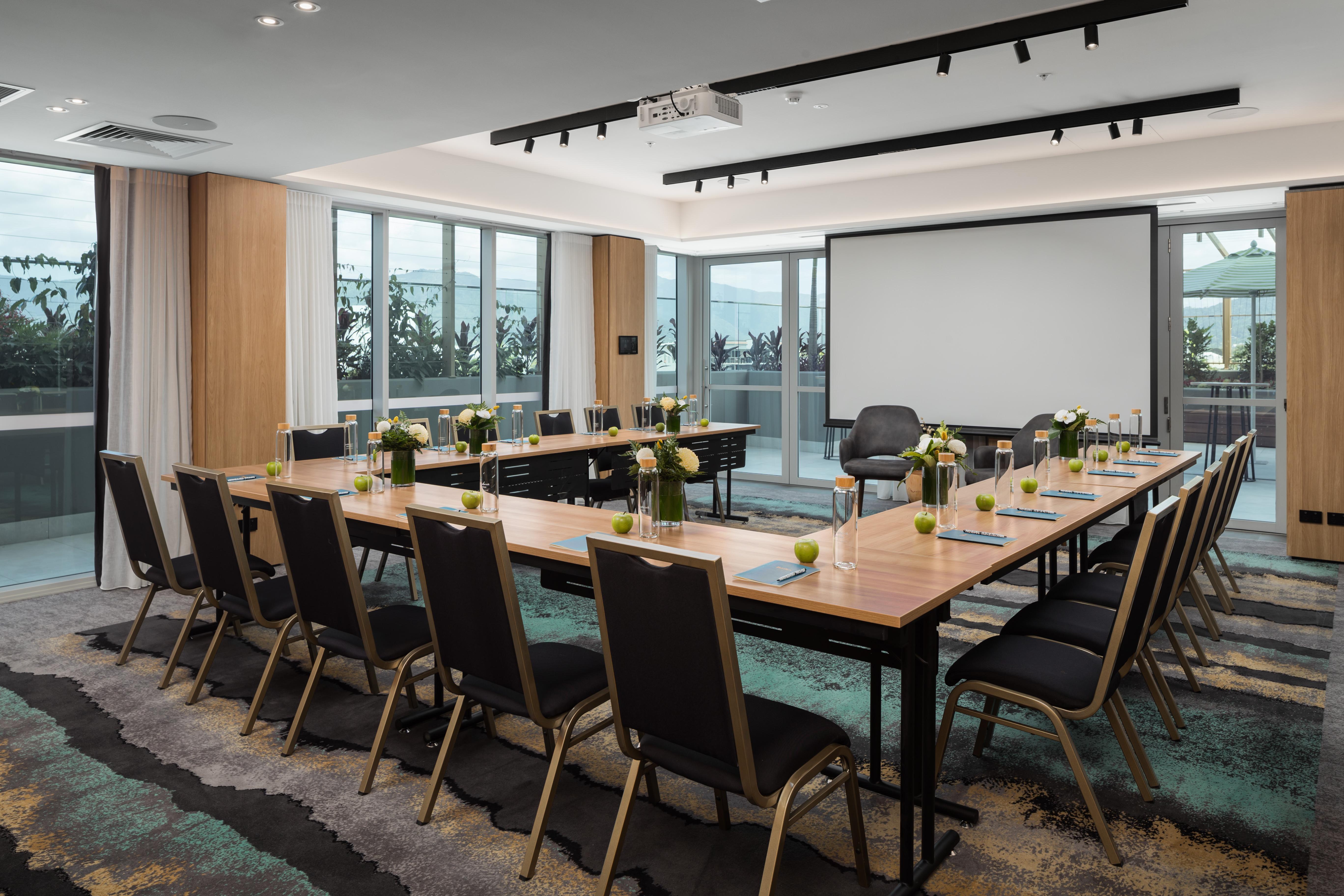 Crystalbrook Bailey Hotell Cairns Exteriör bild Meeting room